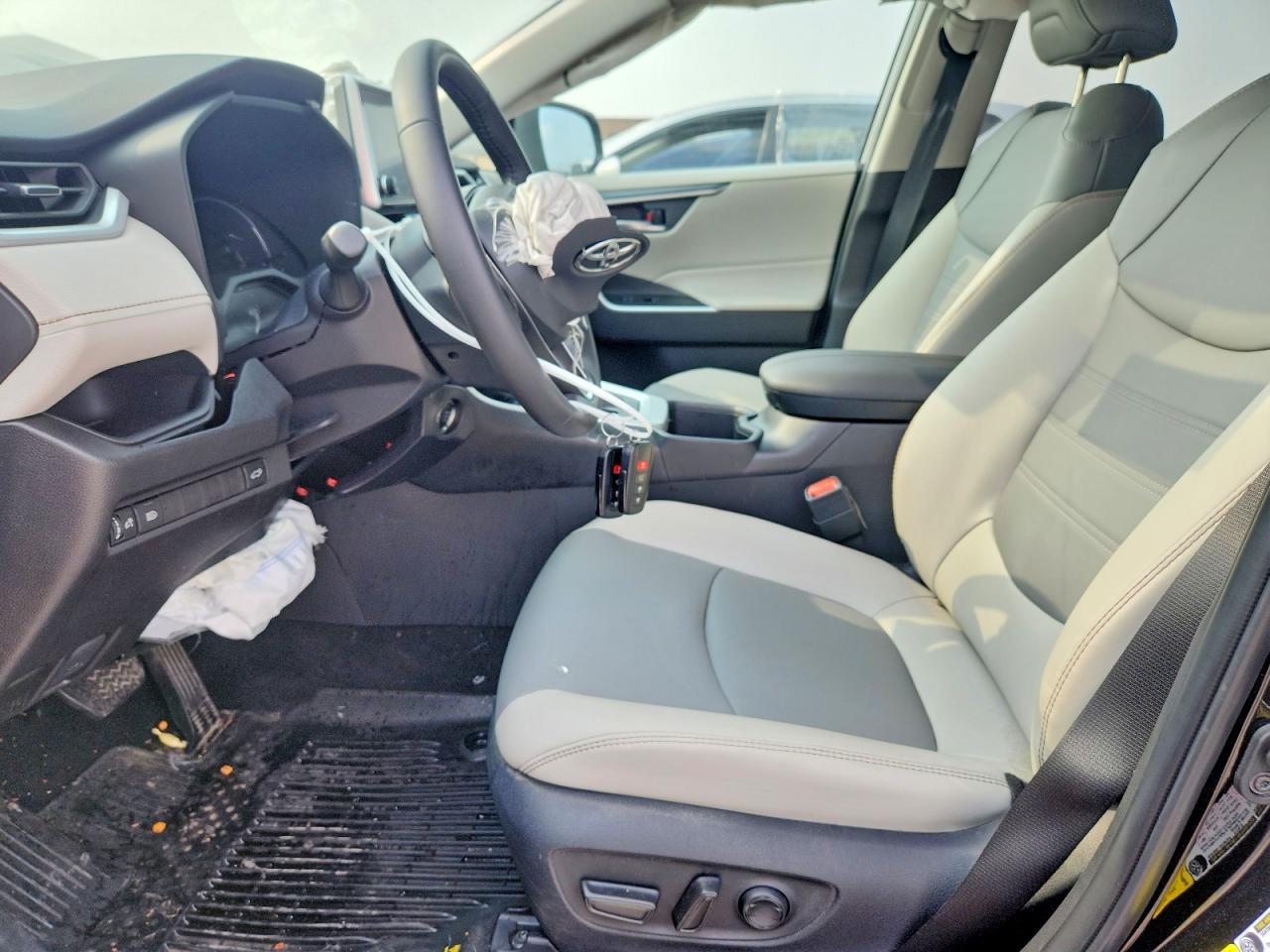 2025 Toyota Rav4 Xle Premium - Image 7