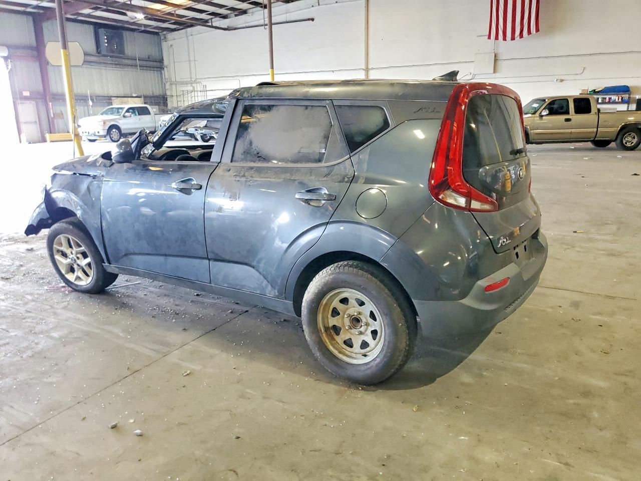 2020 Kia Soul S - Image 2