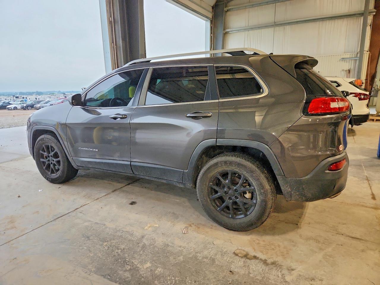 2015 Jeep Cherokee Latitude - Image 2