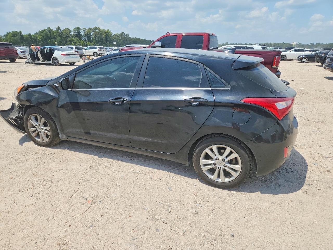 2013 Hyundai Elantra Gt Base - Image 2