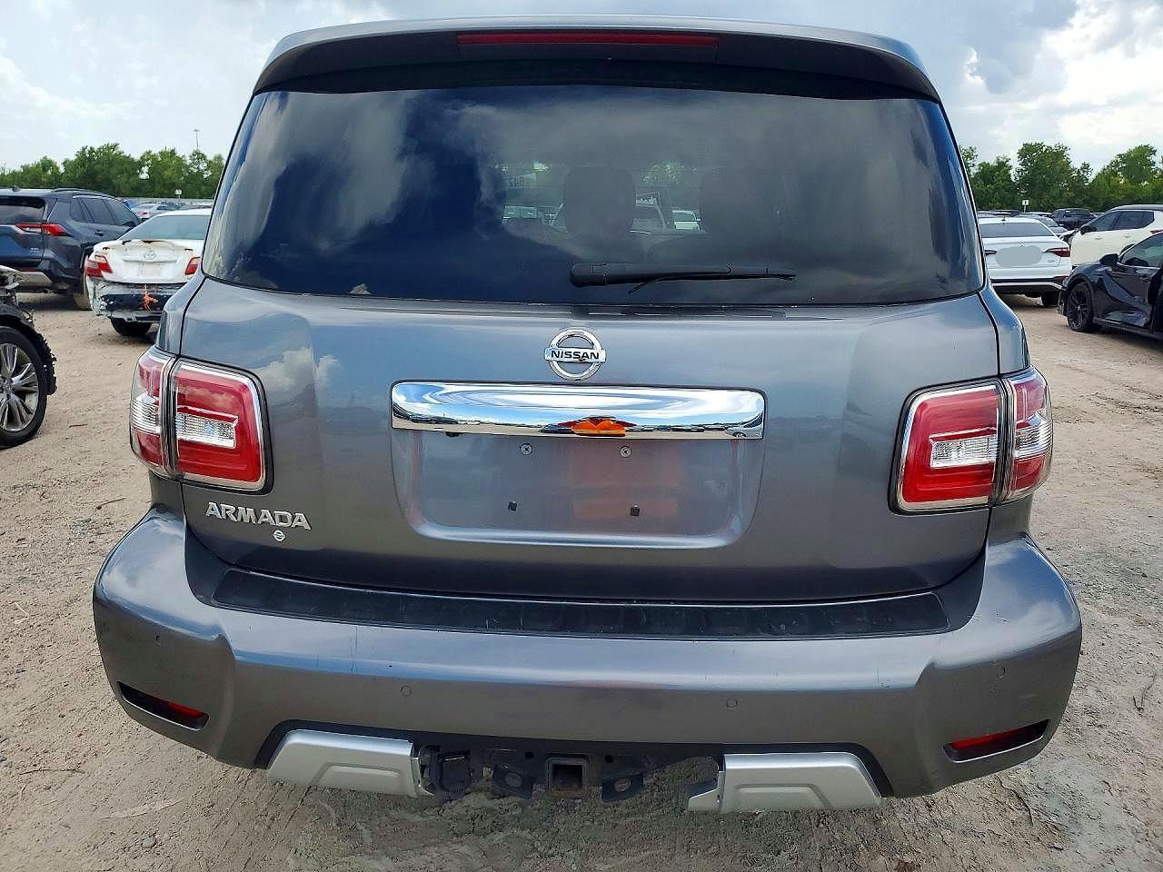 2017 Nissan Armada Sv - Image 6