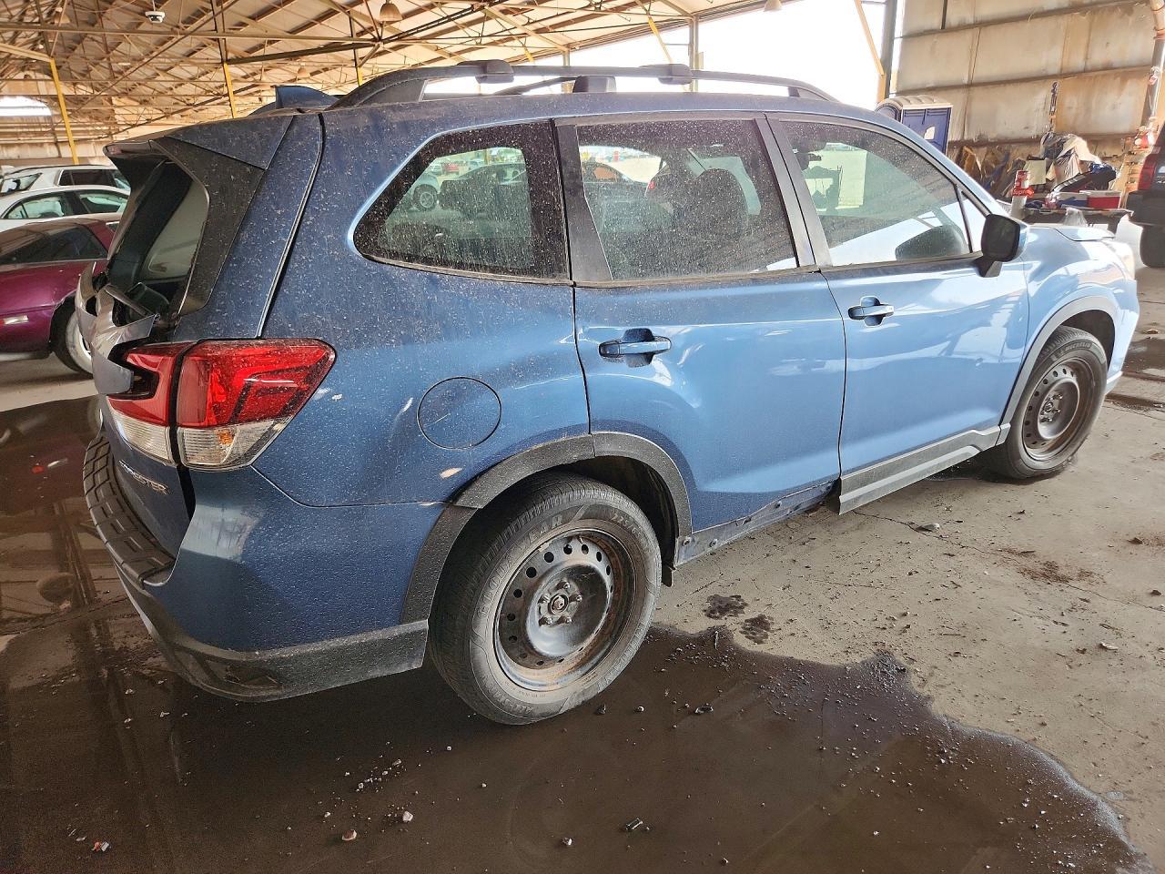 2021 Subaru Forester Premium - Image 3