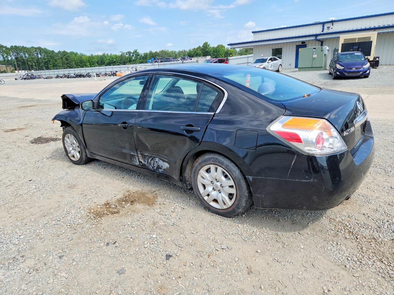 2011 Nissan Altima 2.5 - Фото 2