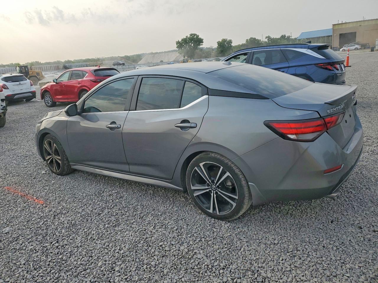 2020 Nissan Sentra Sr - Фото 2