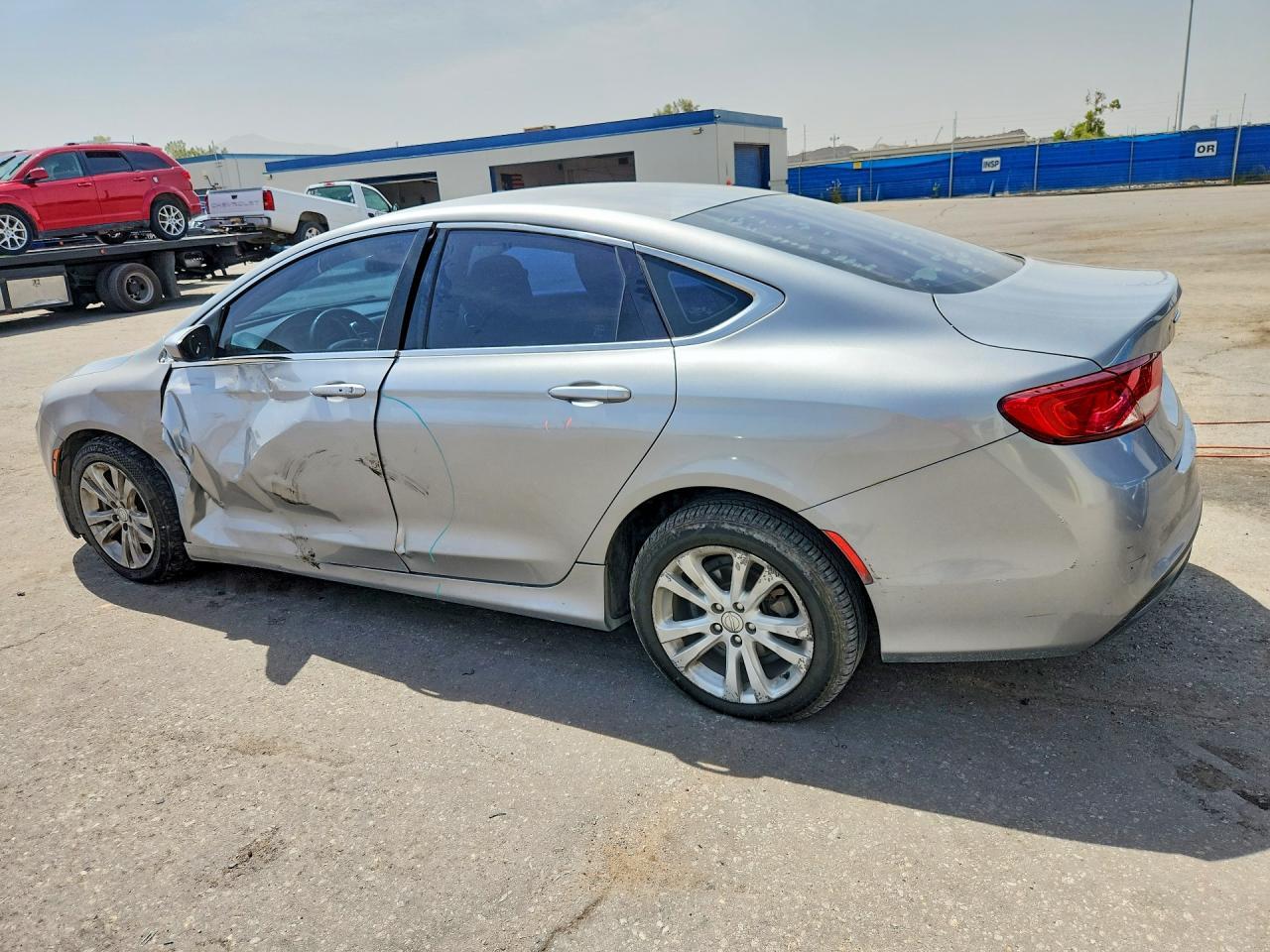 2016 Chrysler 200 Lx - Фото 2