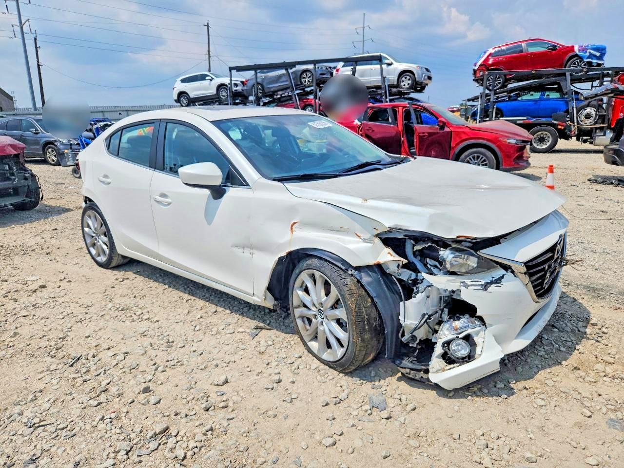 2016 Mazda 3 Touring - Image 4
