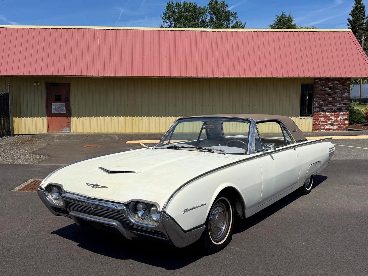 1961 Ford T Bird - Фото 2