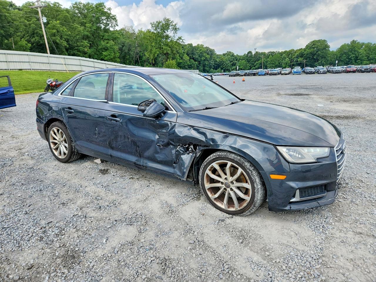 2019 Audi A4 Premium - Фото 4