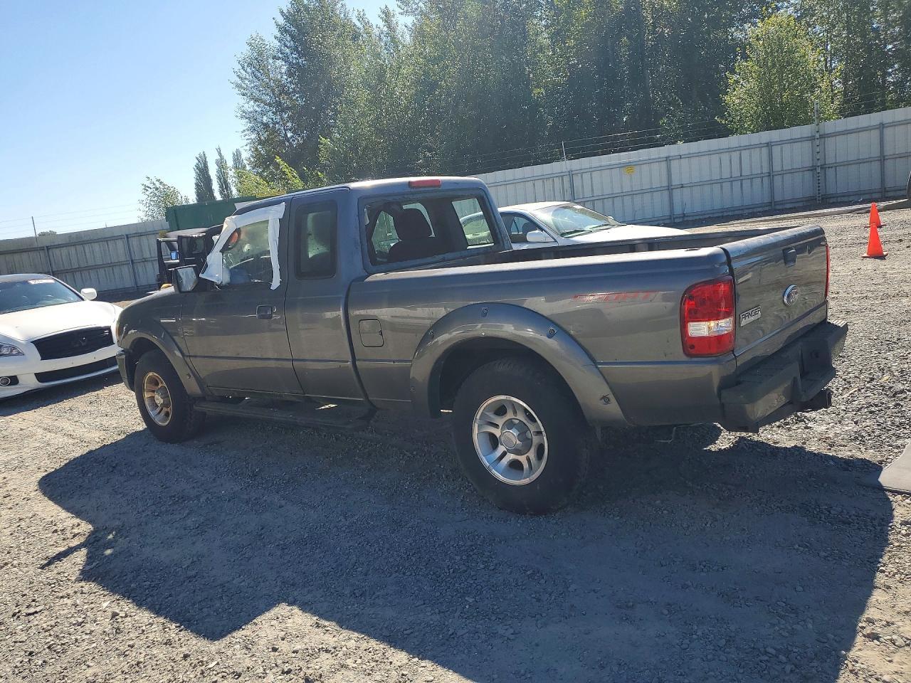 2011 Ford Ranger Super Cab - Image 2