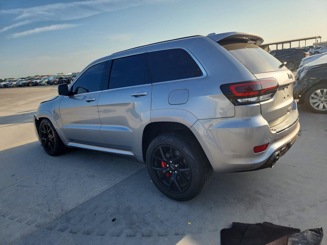 2015 Jeep Grand Cherokee Srt-8 - Image 2