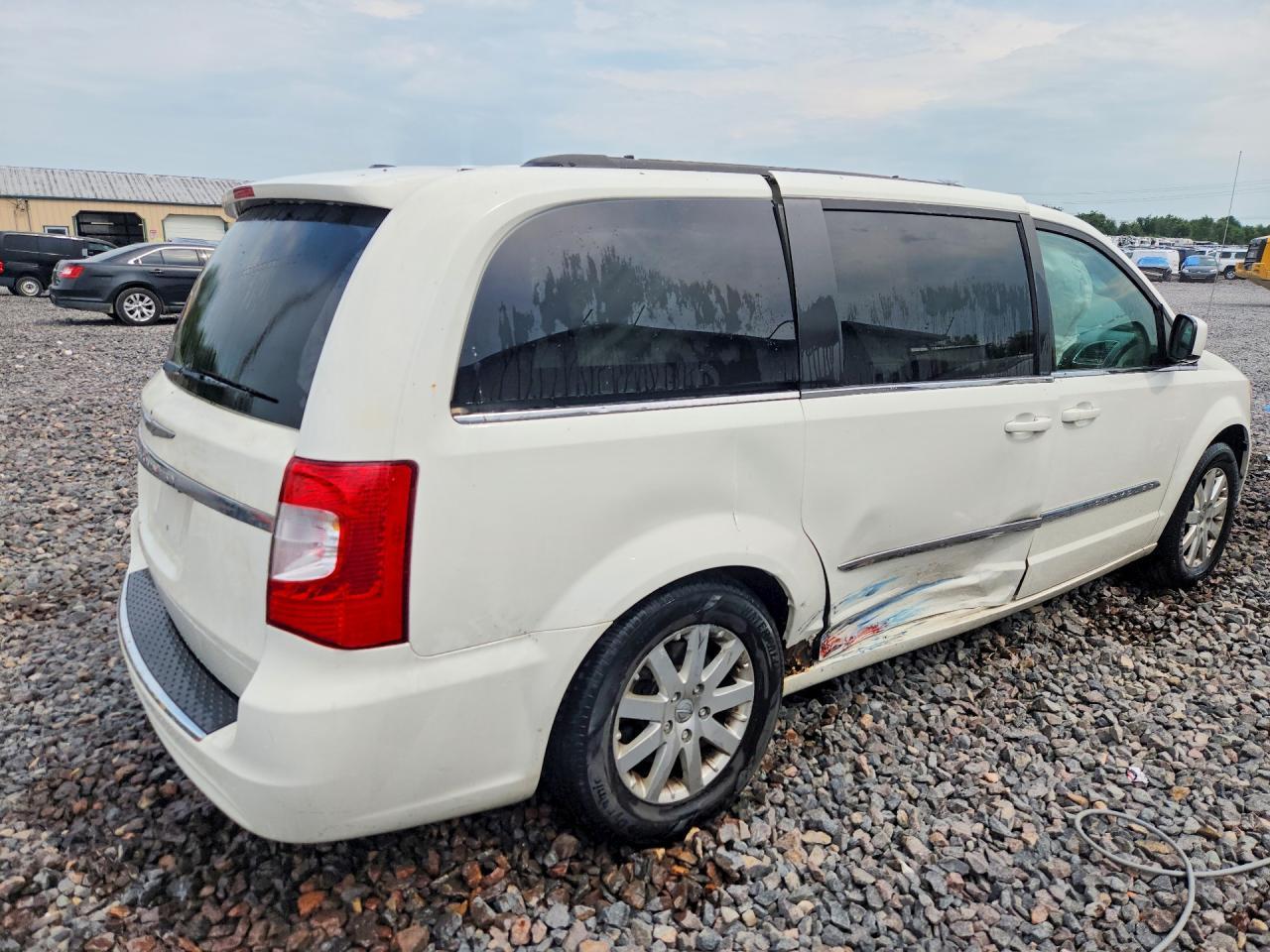2012 Chrysler Town & Country Touring - Фото 3