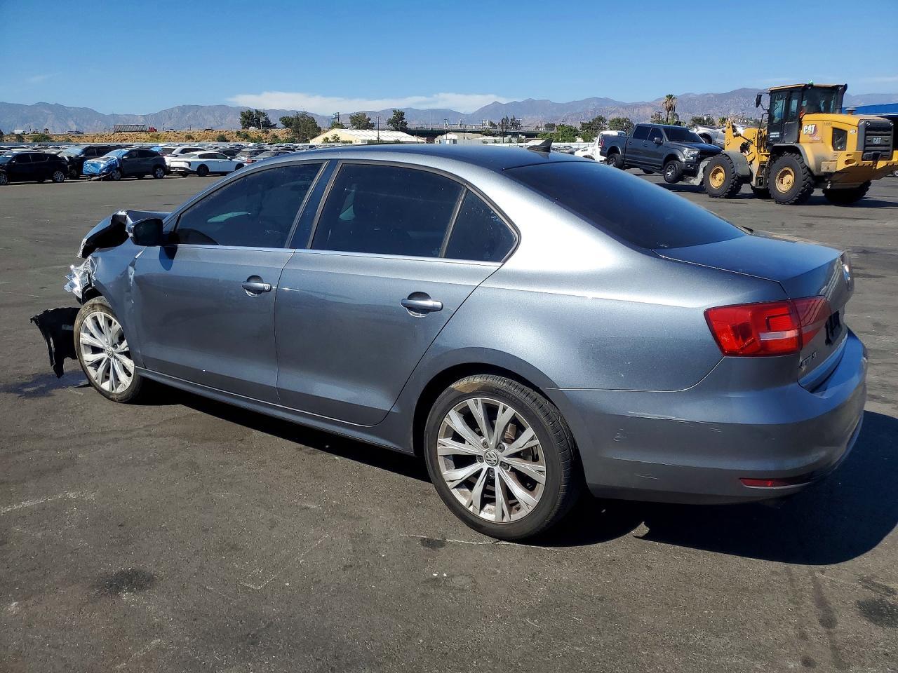 2015 Volkswagen Jetta Se - Image 2