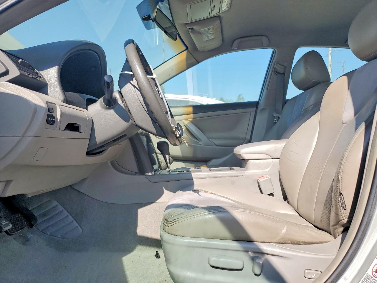 2007 Toyota Camry Le - Image 7