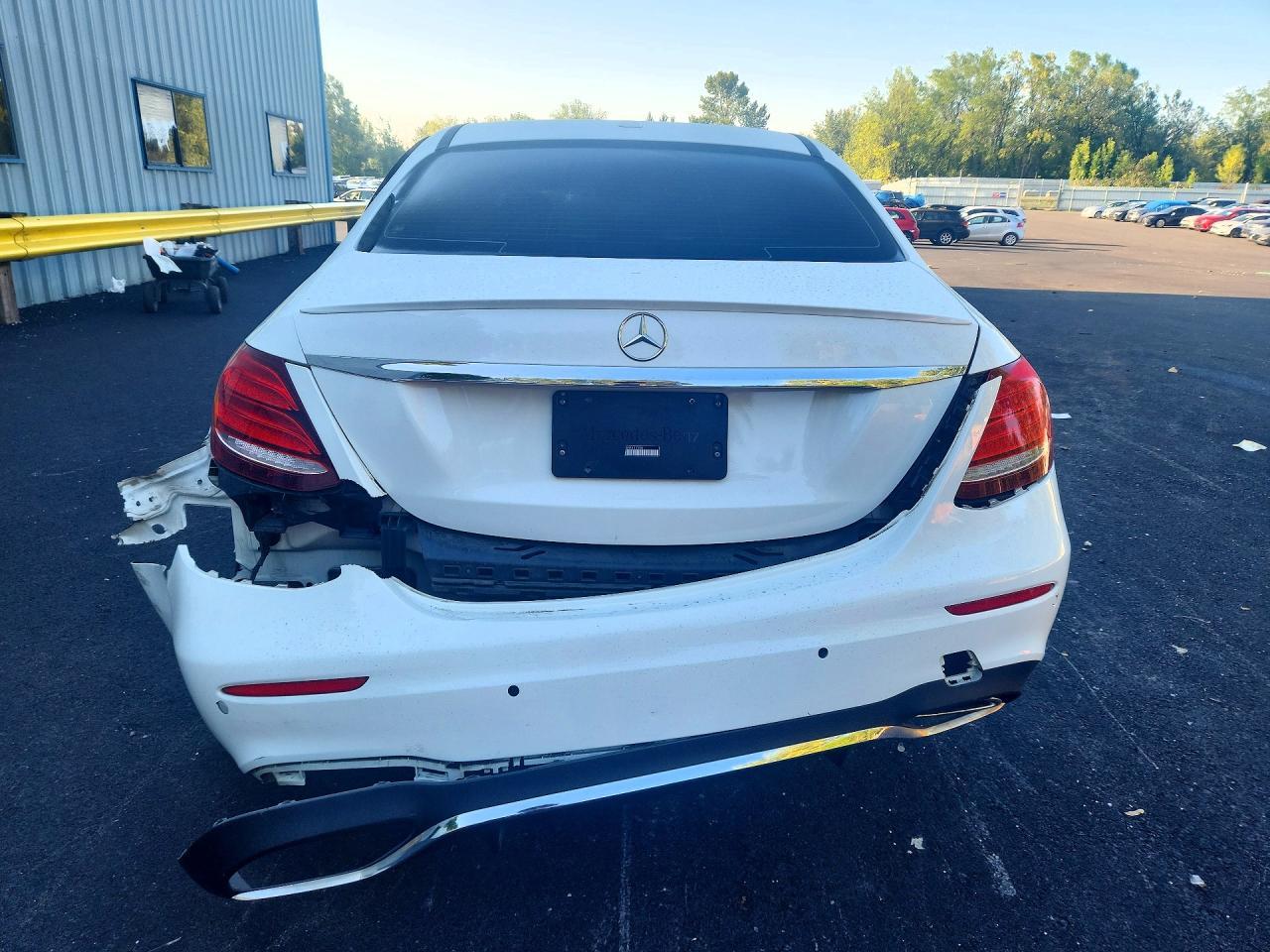 2017 Mercedes-Benz E 300 4Matic - Фото 6