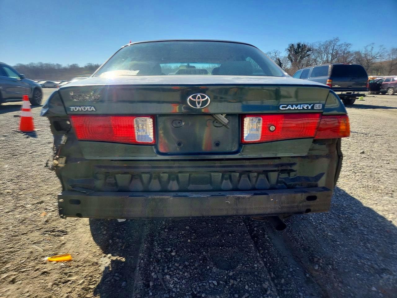 2001 Toyota Camry Le - Фото 6