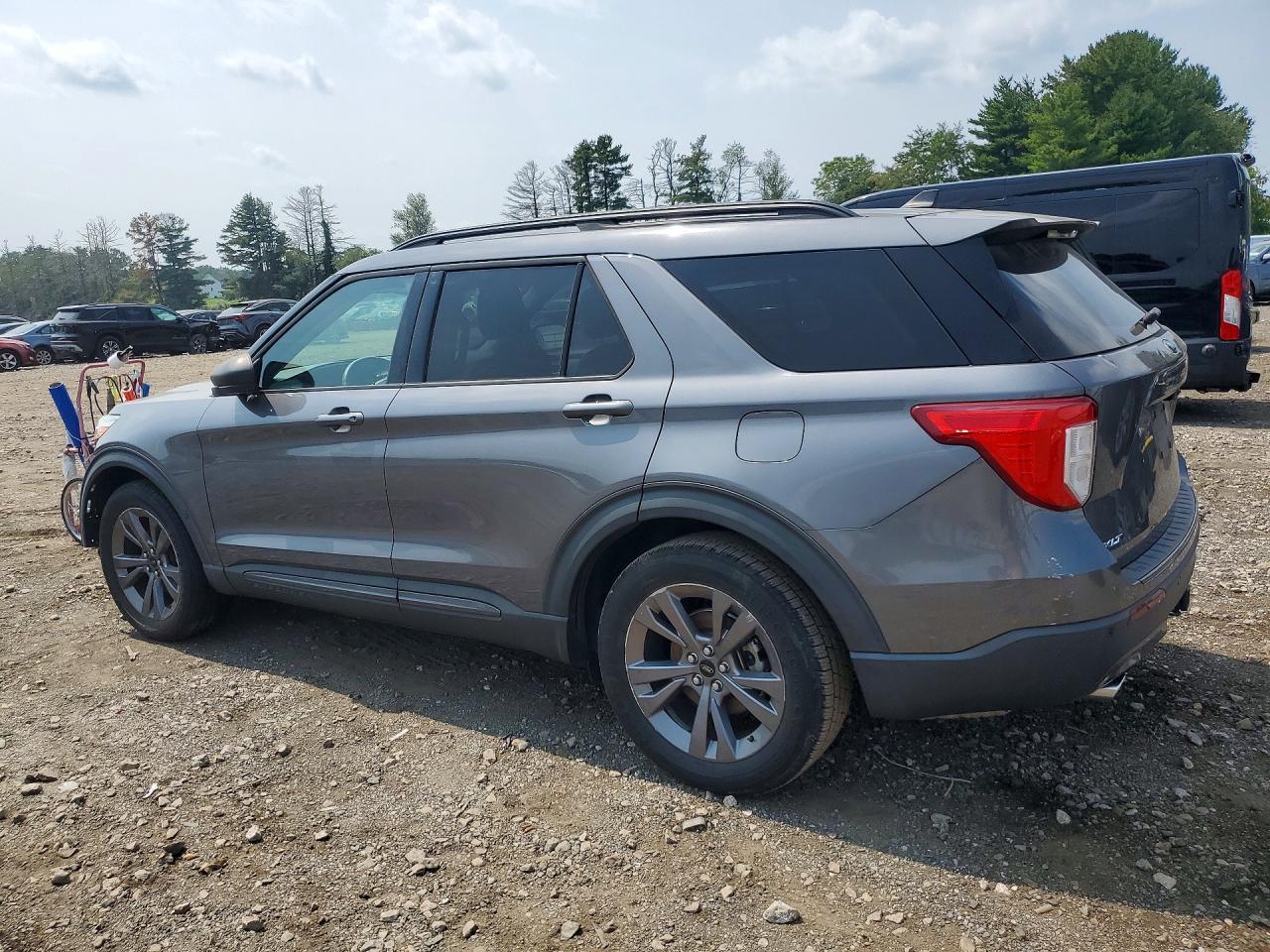 2021 Ford Explorer Xlt - Image 2