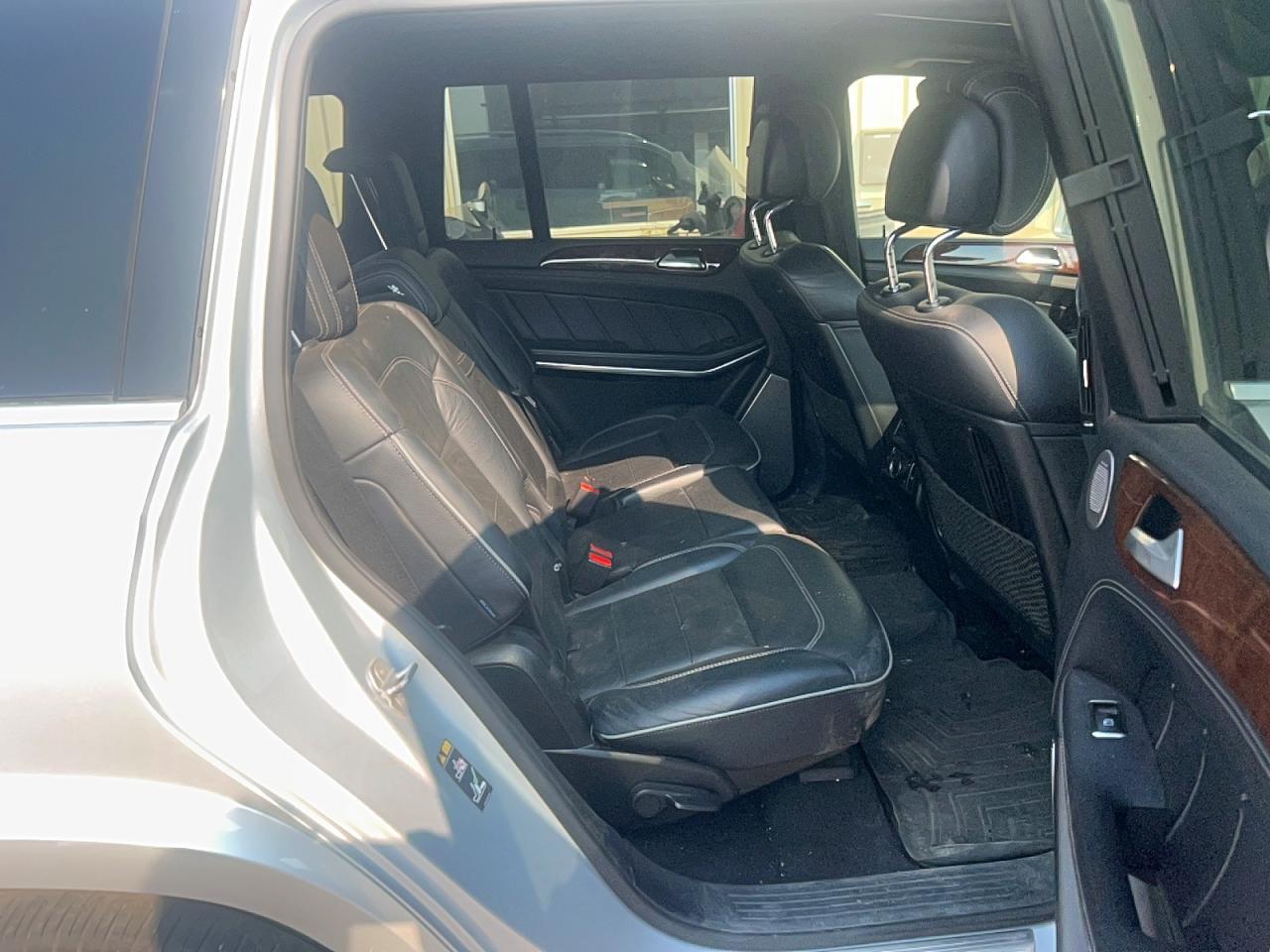 2013 Mercedes-Benz Gl 550 4Matic - Image 6
