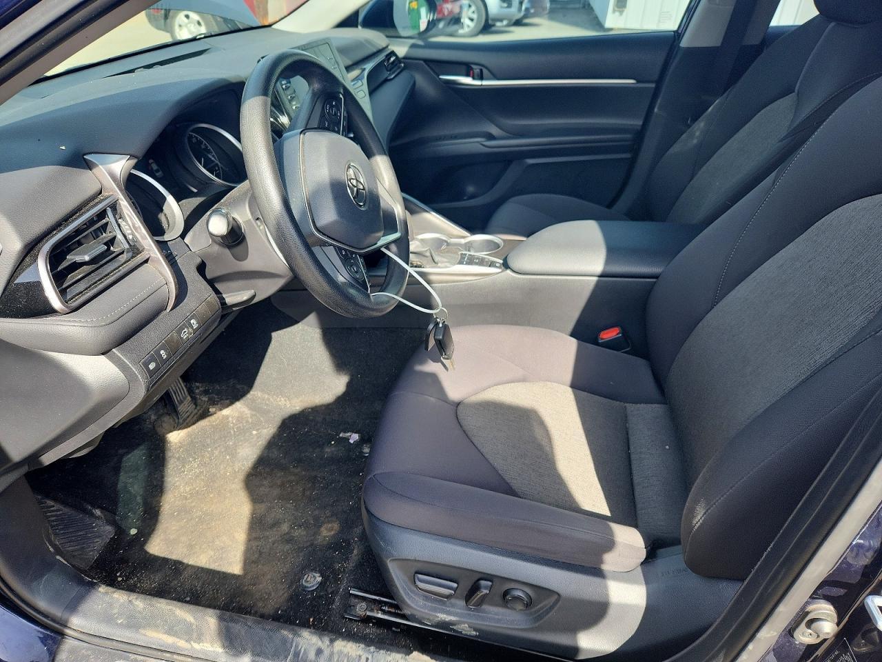 2022 Toyota Camry Le - Фото 7