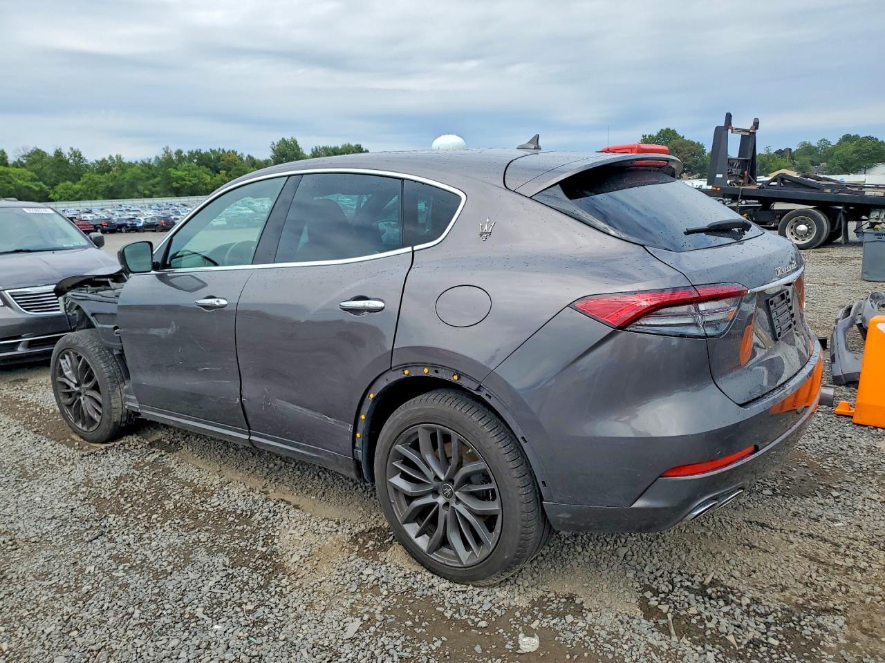 2024 Maserati Levante Modena - Image 2
