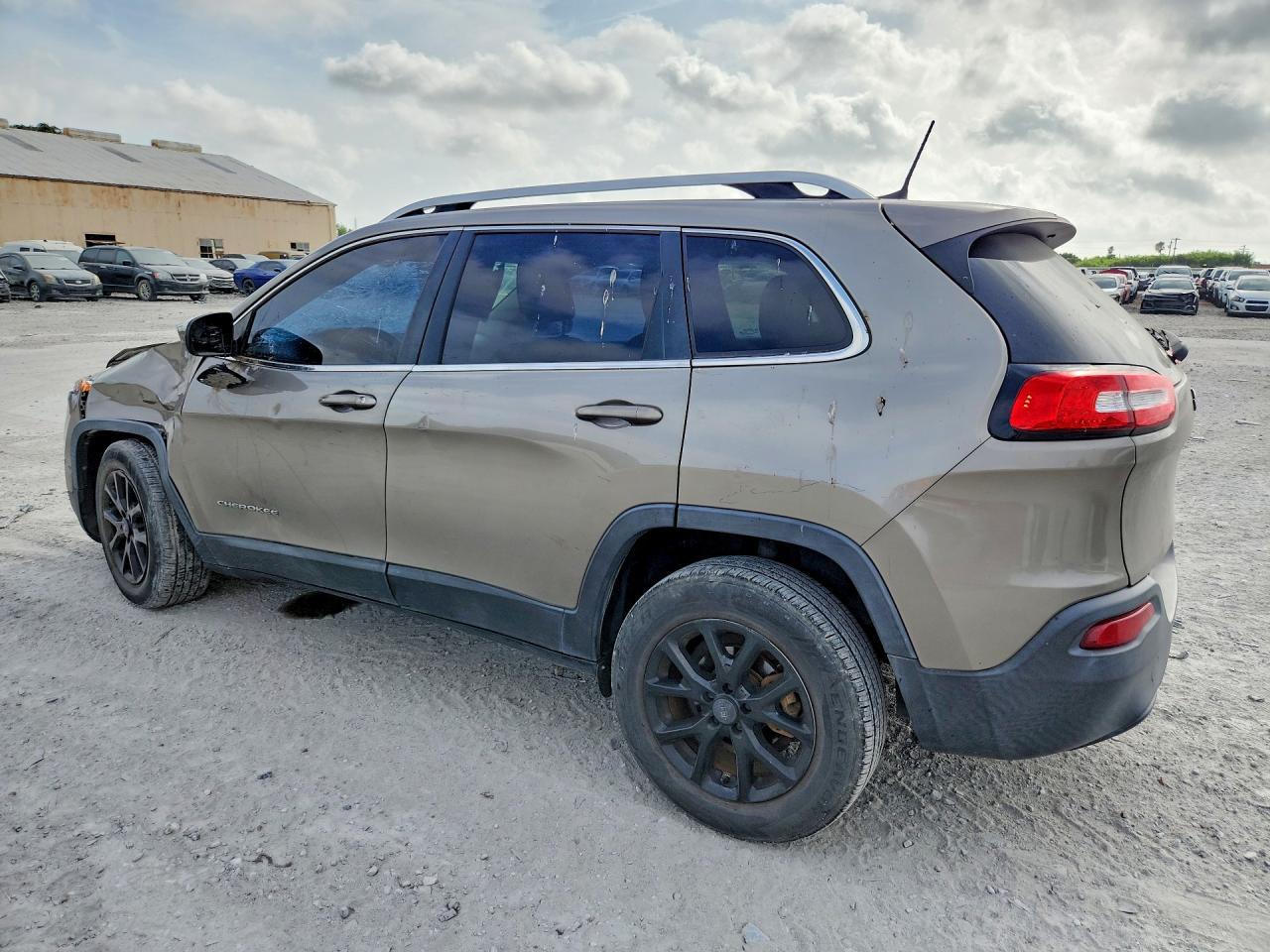 2017 Jeep Cherokee Latitude - Фото 2