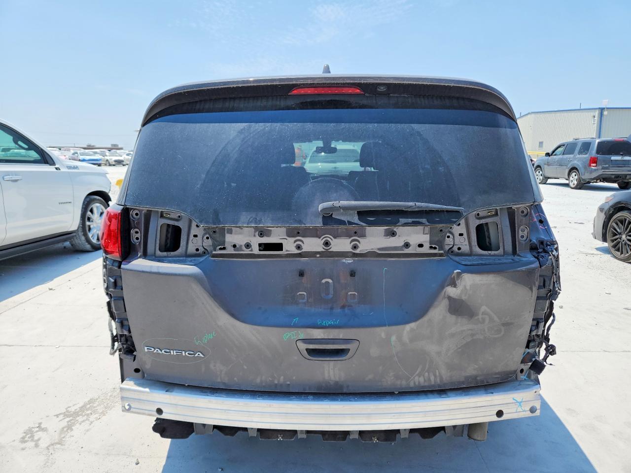 2018 Chrysler Pacifica Touring L - Фото 6