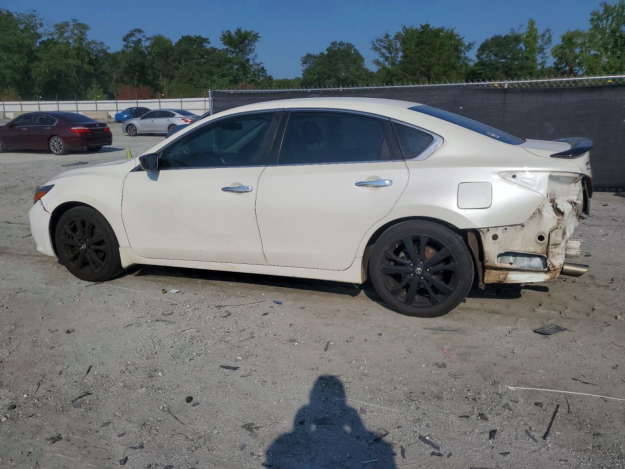 2017 Nissan Altima 2.5 Sr - Image 2