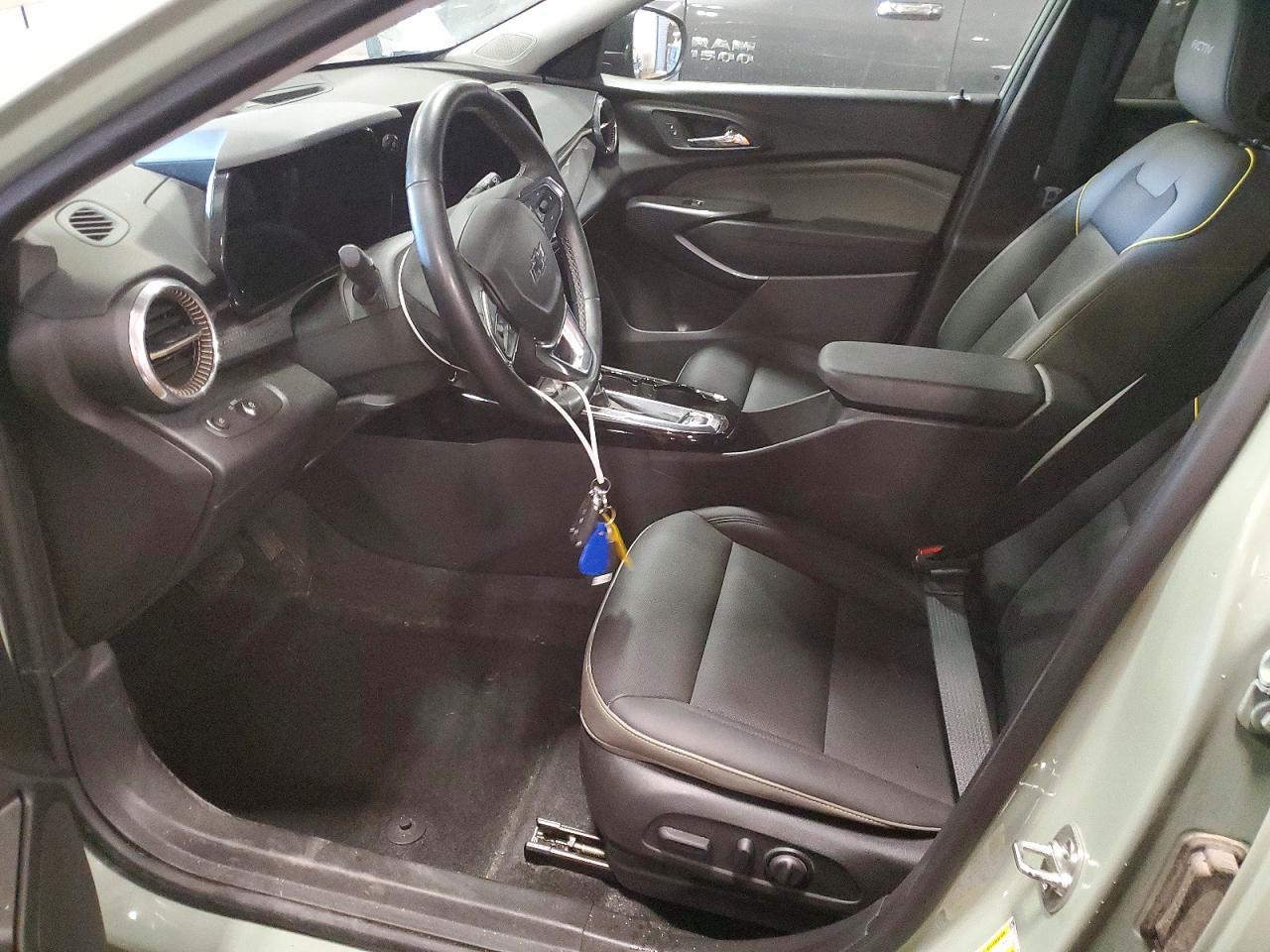2025 Chevrolet Trax Activ - Image 7