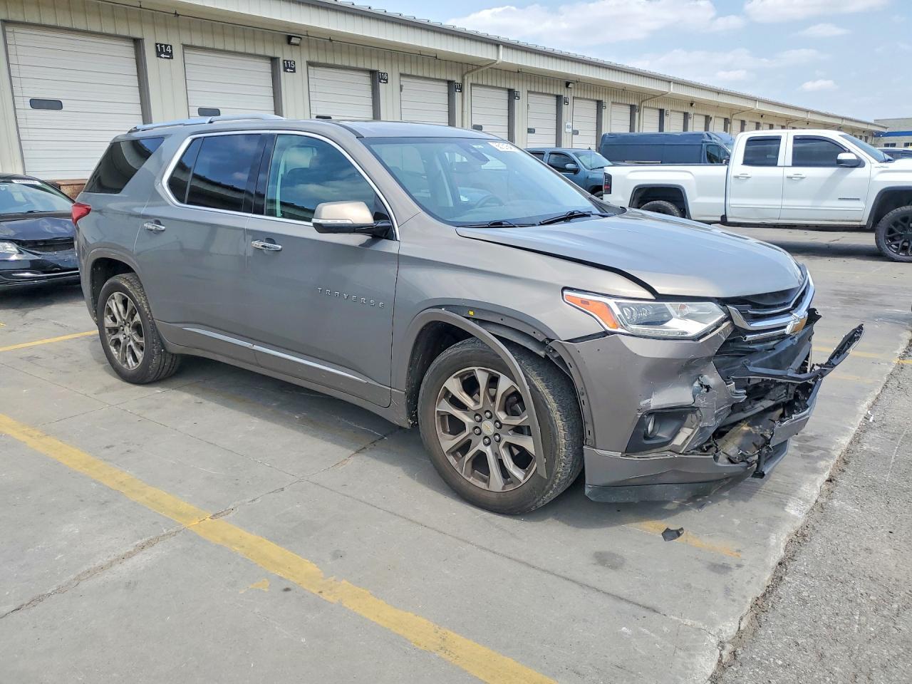 2018 Chevrolet Traverse Premier - Image 4