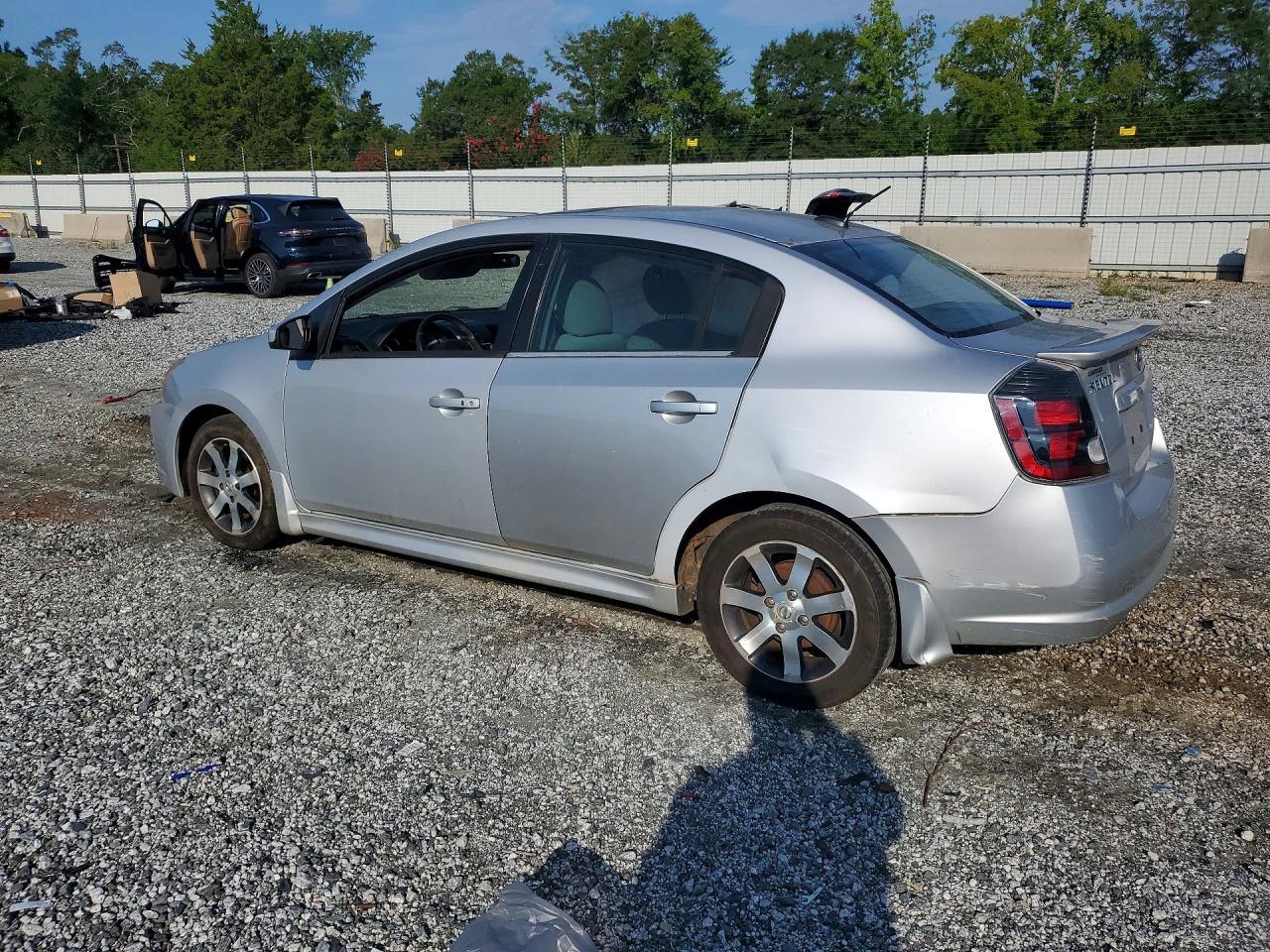 2012 Nissan Sentra 2.0 - Фото 2