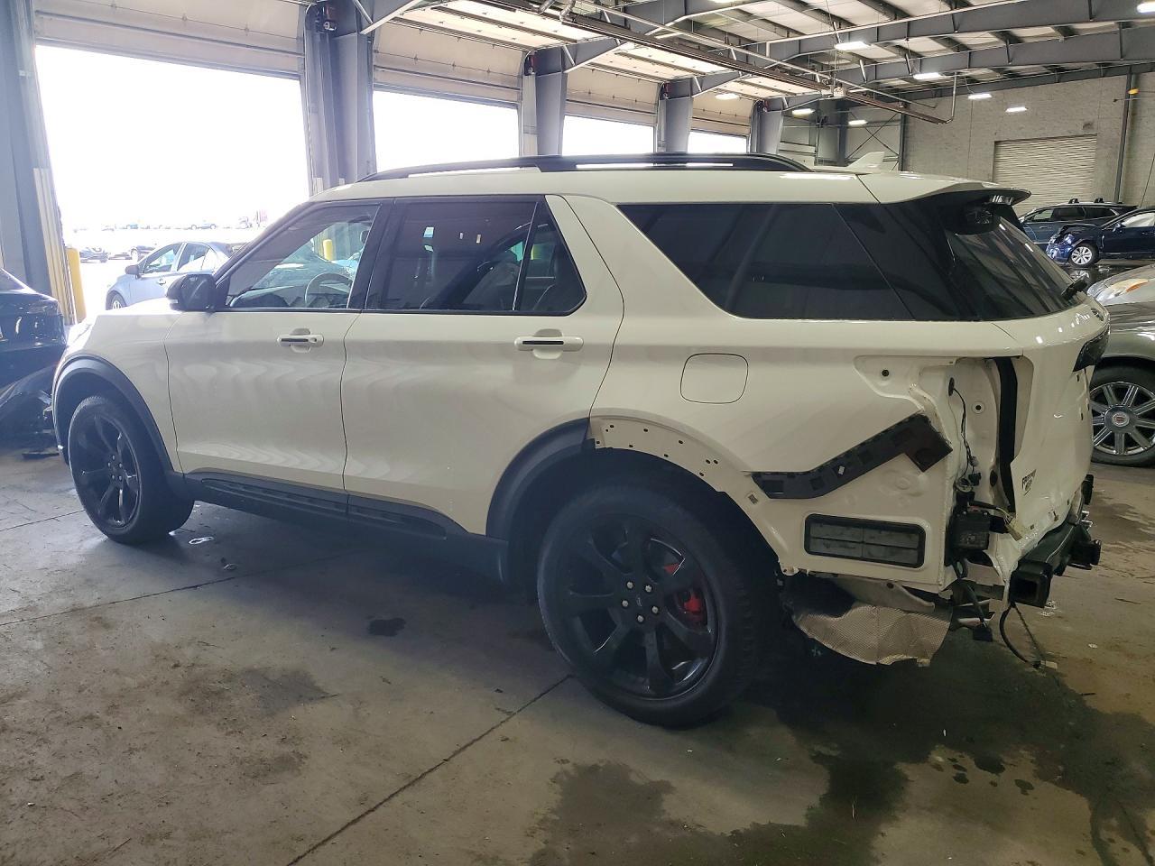 2022 Ford Explorer St - Фото 2