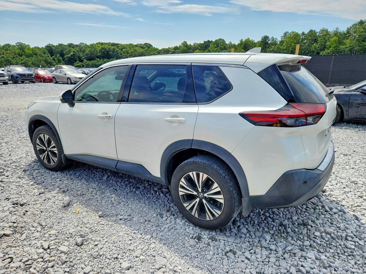 2021 Nissan Rogue Sv - Image 2