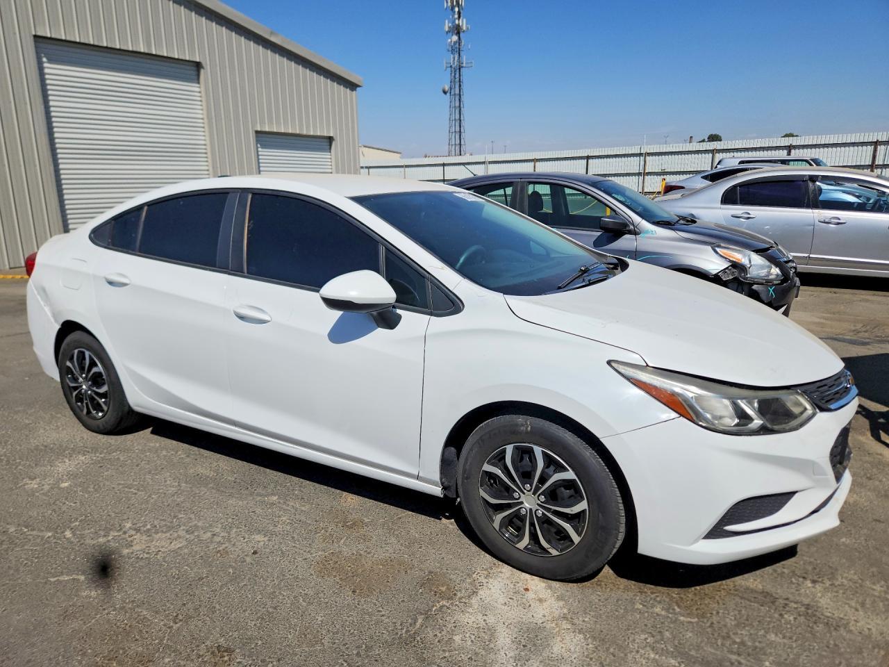 2017 Chevrolet Cruze Ls - Фото 4