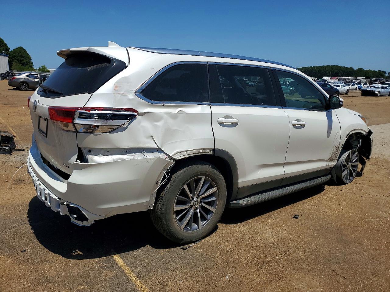 2019 Toyota Highlander Xle - Фото 3