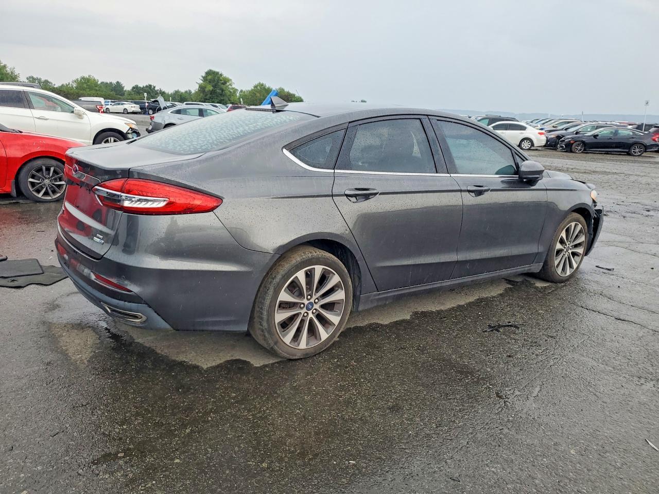 2019 Ford Fusion Se - Image 3