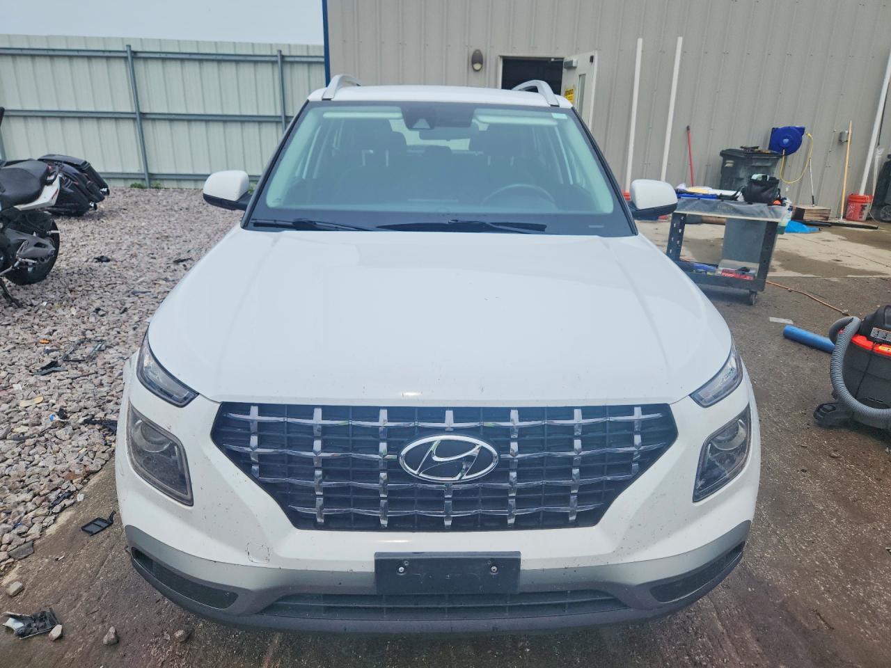 2022 Hyundai Venue Sel - Image 5