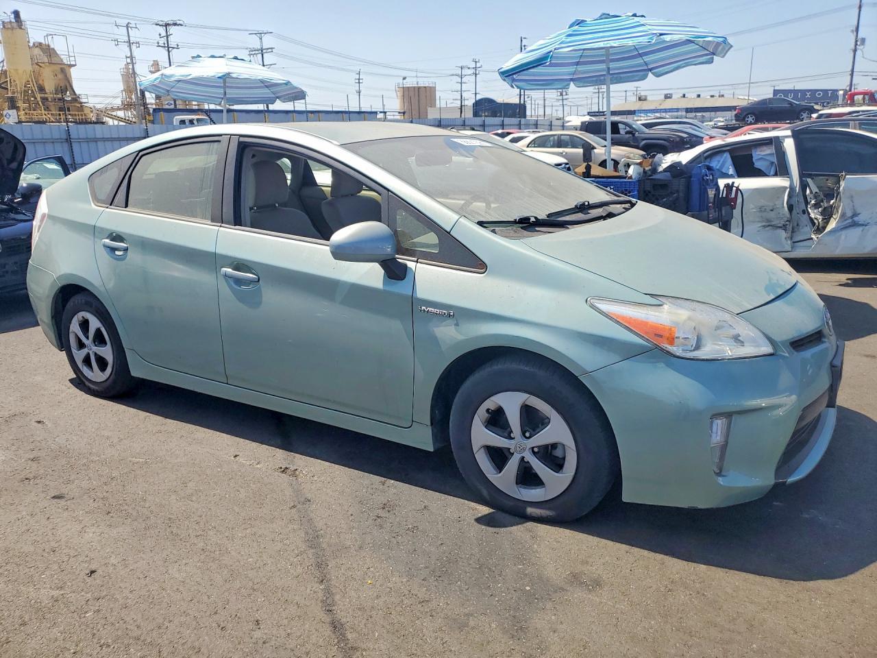 2012 Toyota Prius Three - Фото 4