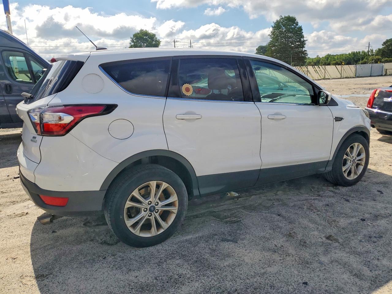 2017 Ford Escape Se - Фото 3