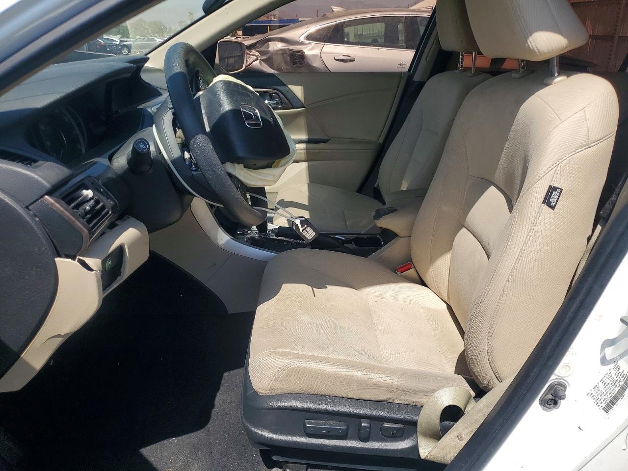 2017 Hond Accord - Image 7