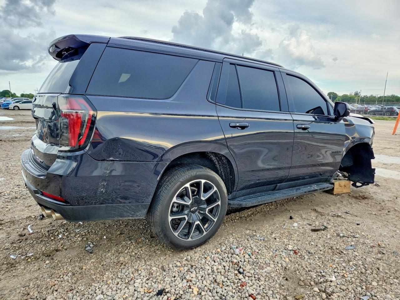 2025 Chevrolet Tahoe C1500 Rst - Image 3