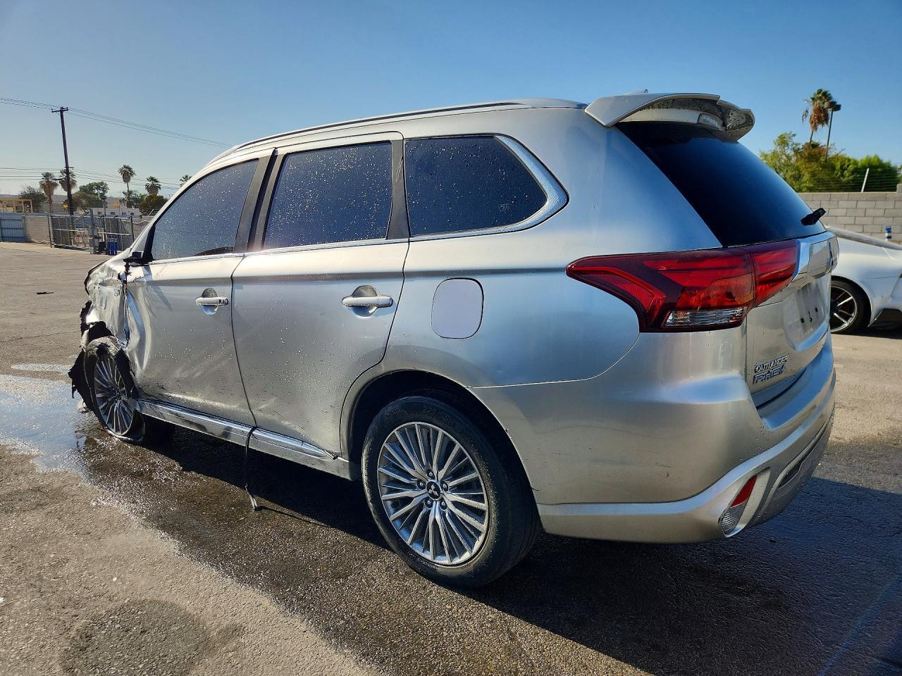 2022 Mitsubishi Outlander Sel - Фото 2