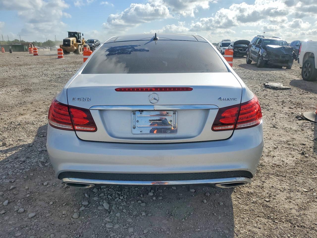 2016 Mercedes-Benz E 400 4Matic - Image 6