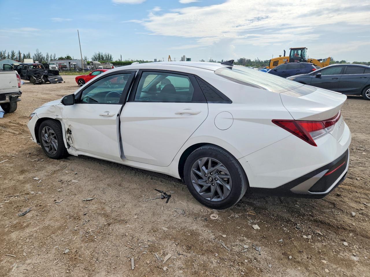 2024 Hyundai Elantra Sel - Фото 2