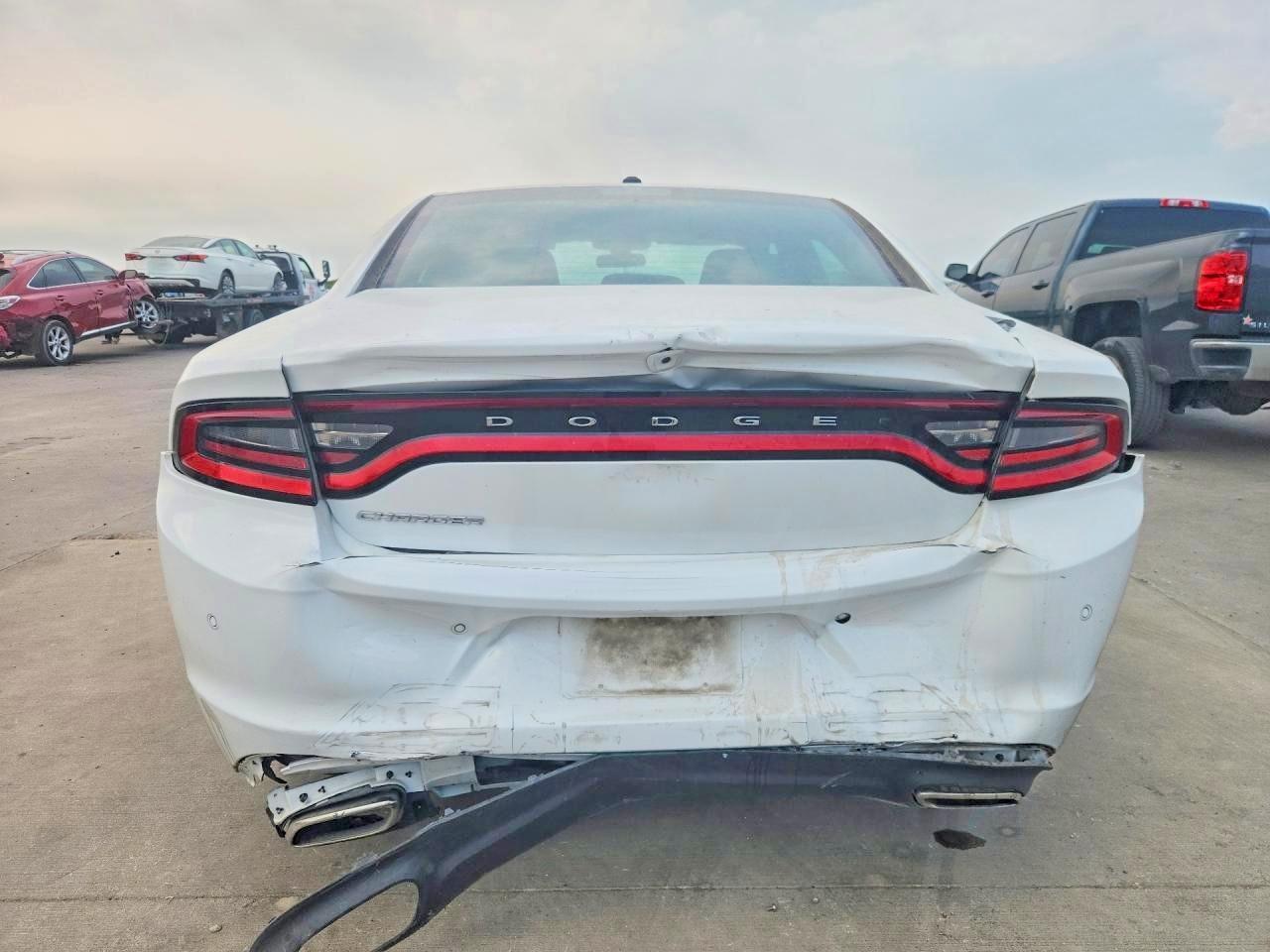 2022 Dodge Charger Sxt - Фото 6