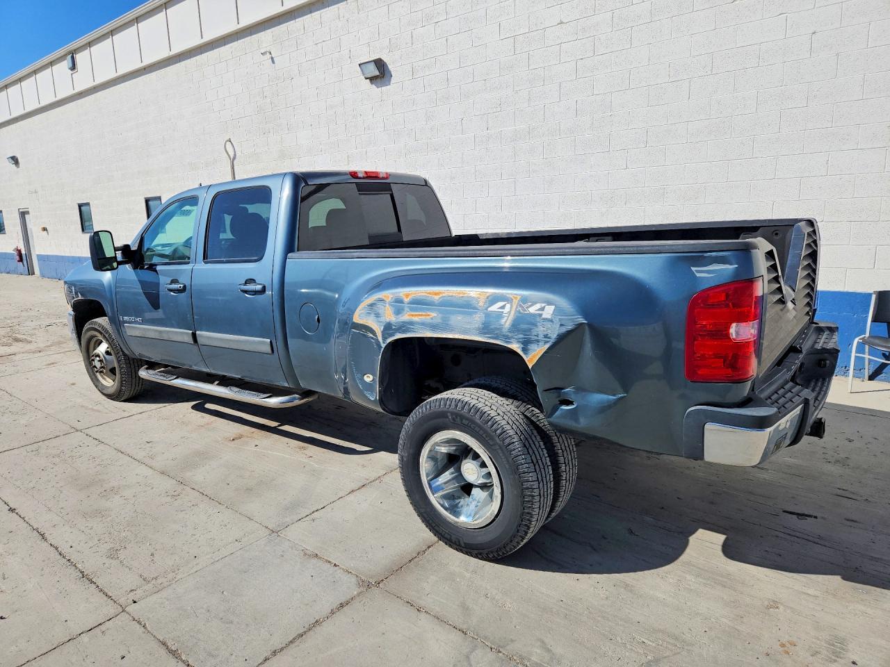 2008 Chevrolet Silverado K3500 - Фото 2