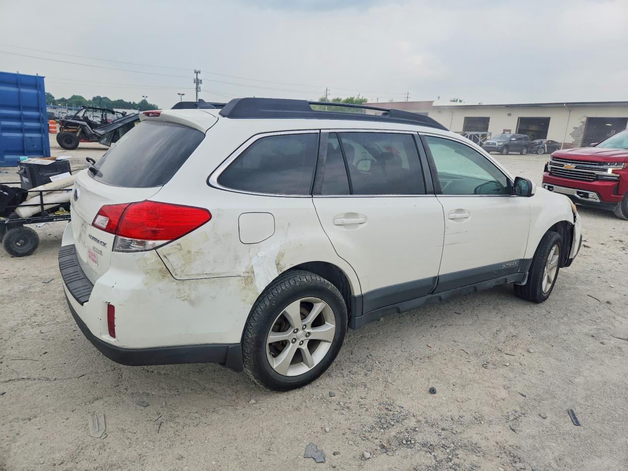 2013 Subaru Outback 2.5I Limited - Image 3