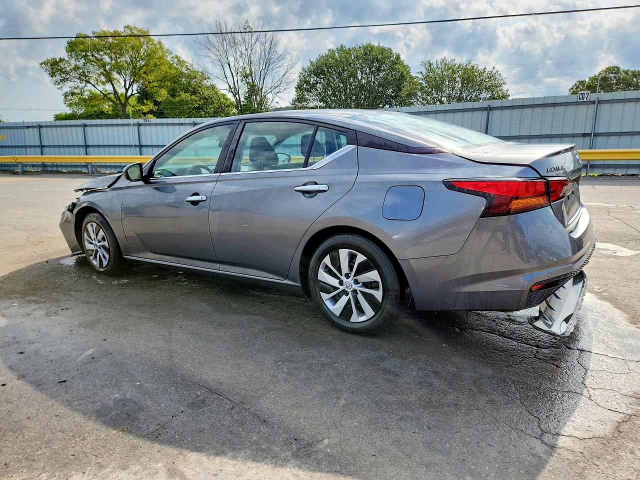 2023 Nissan Altima S - Фото 2