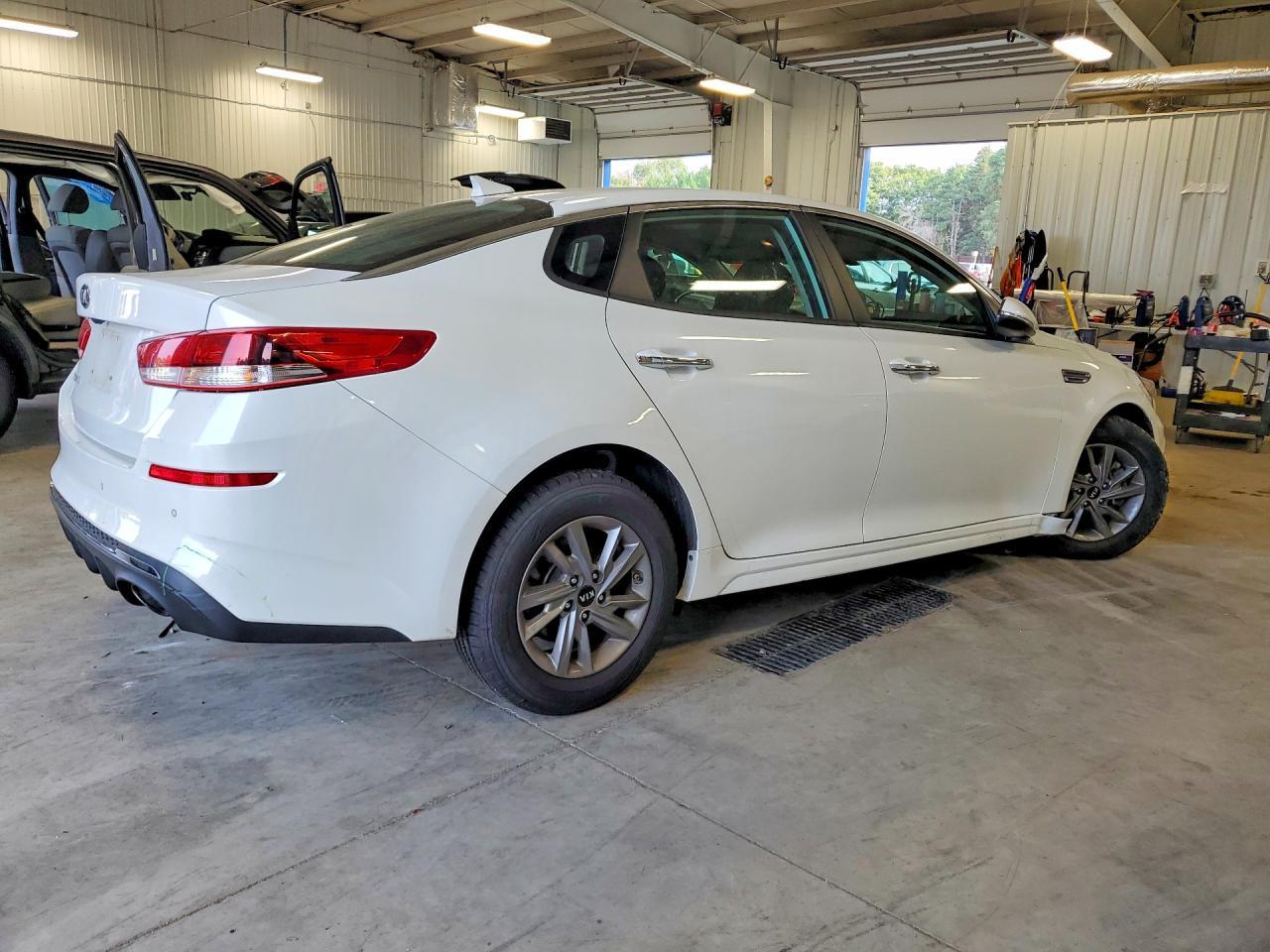 2020 Kia Optima Lx - Фото 3