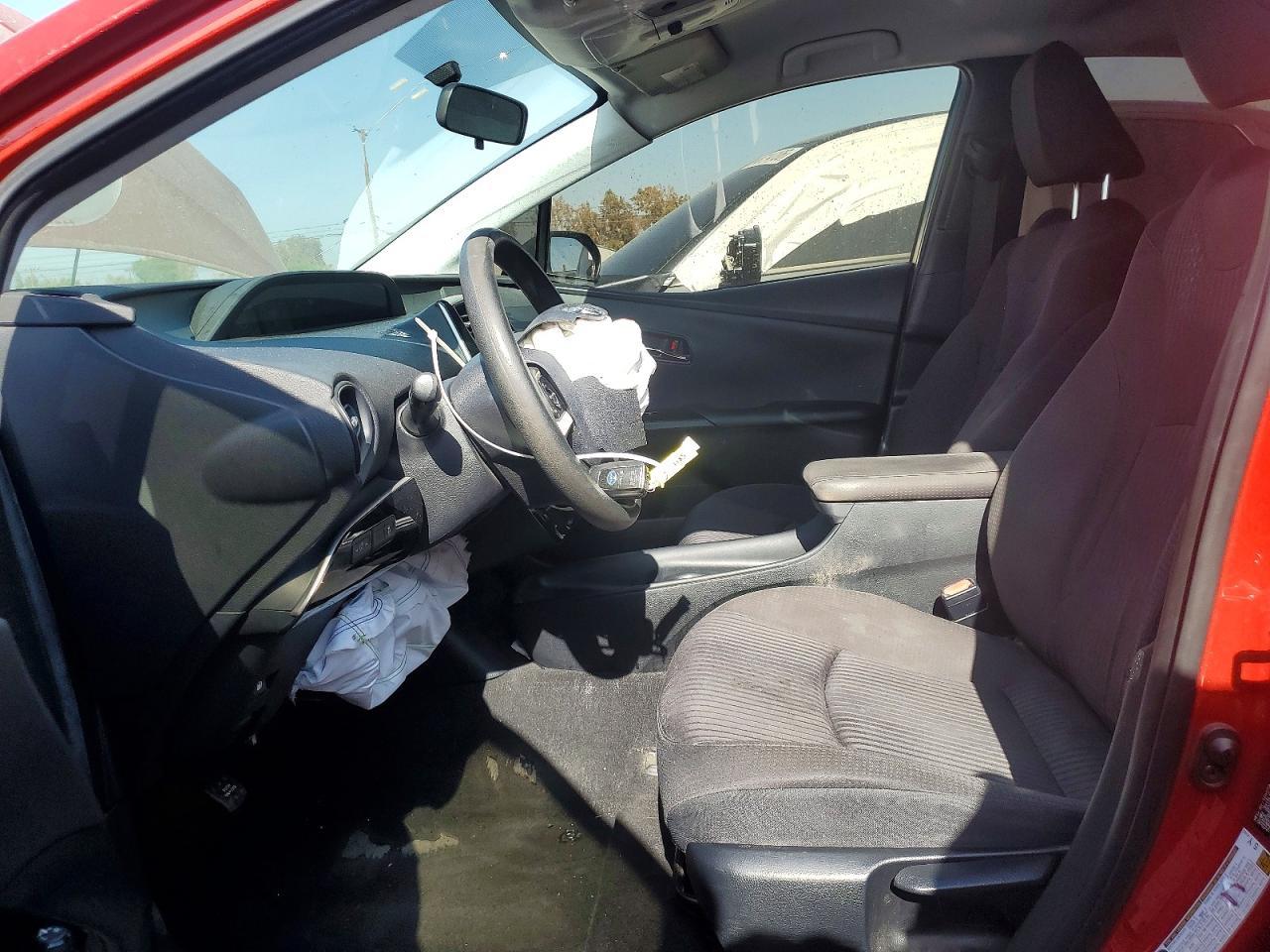 2016 Toyota Prius Two - Фото 7