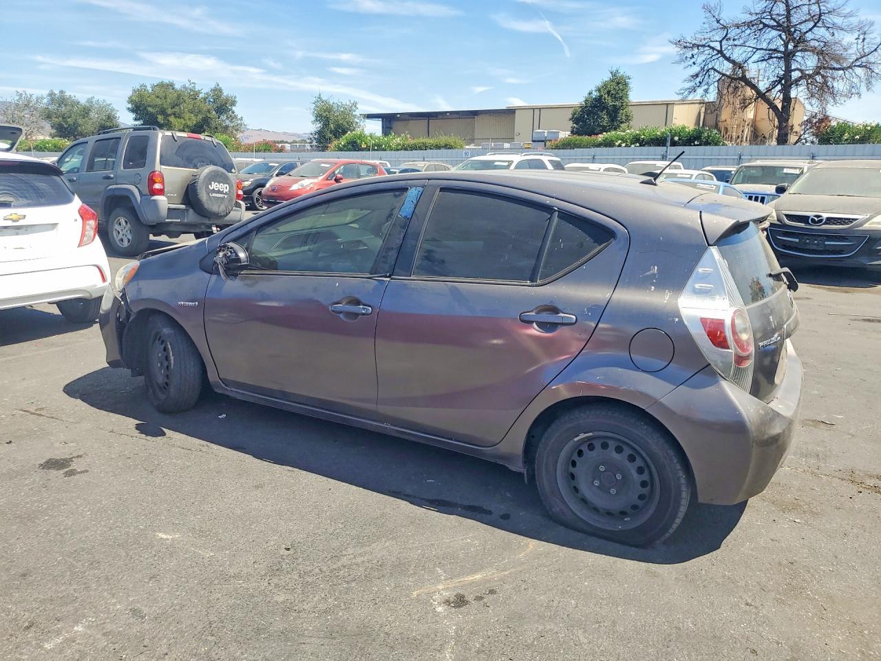 2014 Toyota Prius - Фото 2