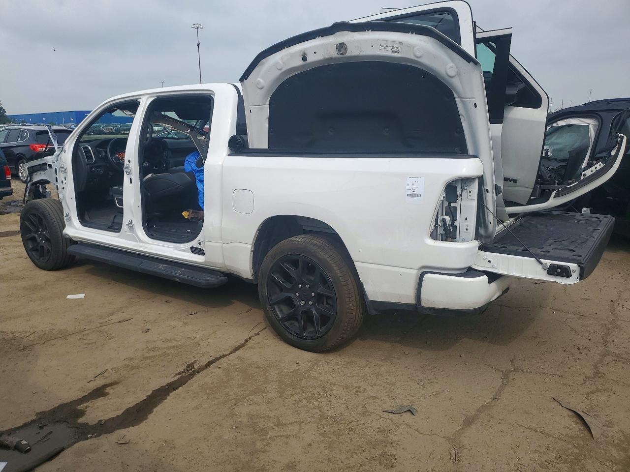 2023 Ram 1500 Laramie - Фото 2